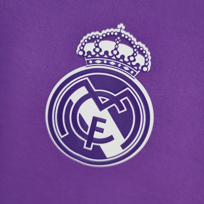 camisa-camiseta-real-madrid-adidas-fly-emirates-versao-versao-torcedor-masculina-16-17-away-fora-ii-2-secundaria-roxa-roxo-branca-branco_5