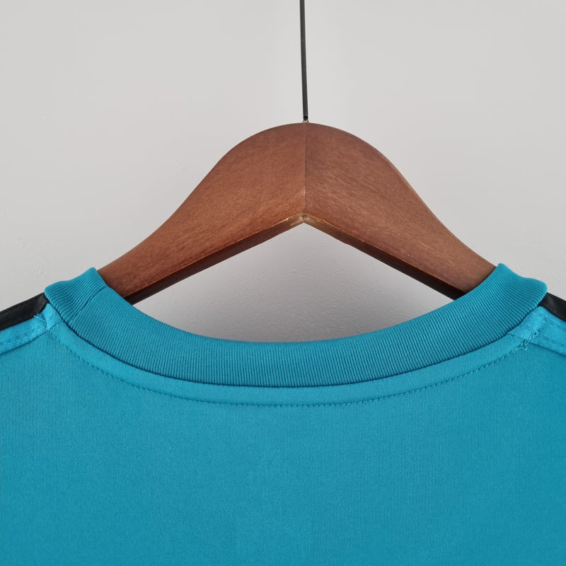 camisa-camiseta-real-madrid-adidas-fly-emirates-versao-versao-torcedor-masculina-17-18-retro-retro-third-away-fora-iii-terceira-3-cr7-cristiano-ronaldo-azul-branca-branco_3