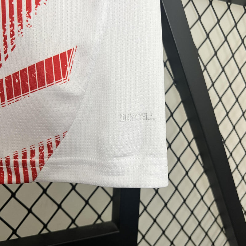 camisa-camiseta-red-bull-rb-leipzig-puma-versao-versao-torcedor-masculina-24-25-home-casa-i-principal-1-vermelha-vermelho-branca-branco_9