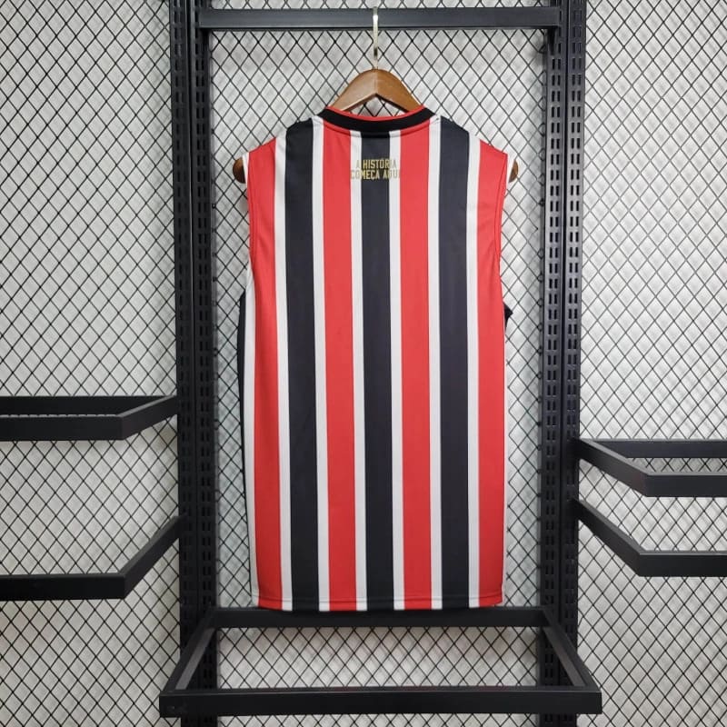 camisa-camiseta-regata-sao-paulo-spfc-new-balance-nb-versao-torcedor-masculina-24-25-away-fora-ii-secundaria-2-james-rodrigues-vermelha-preta-branca-vermelho-preto-branco_6