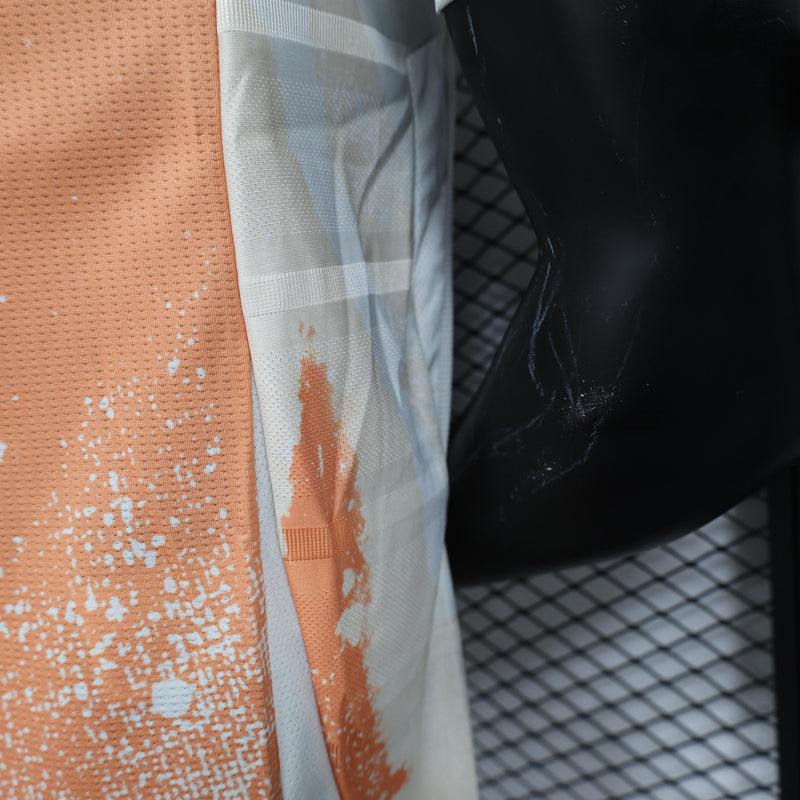 camisa-camiseta-roma-adidas-riyadh-season-versao-versao-jogador-masculina-24-25-away-fora-ii-secundaria-2-branca-branco-bege-laranja-vinho_5