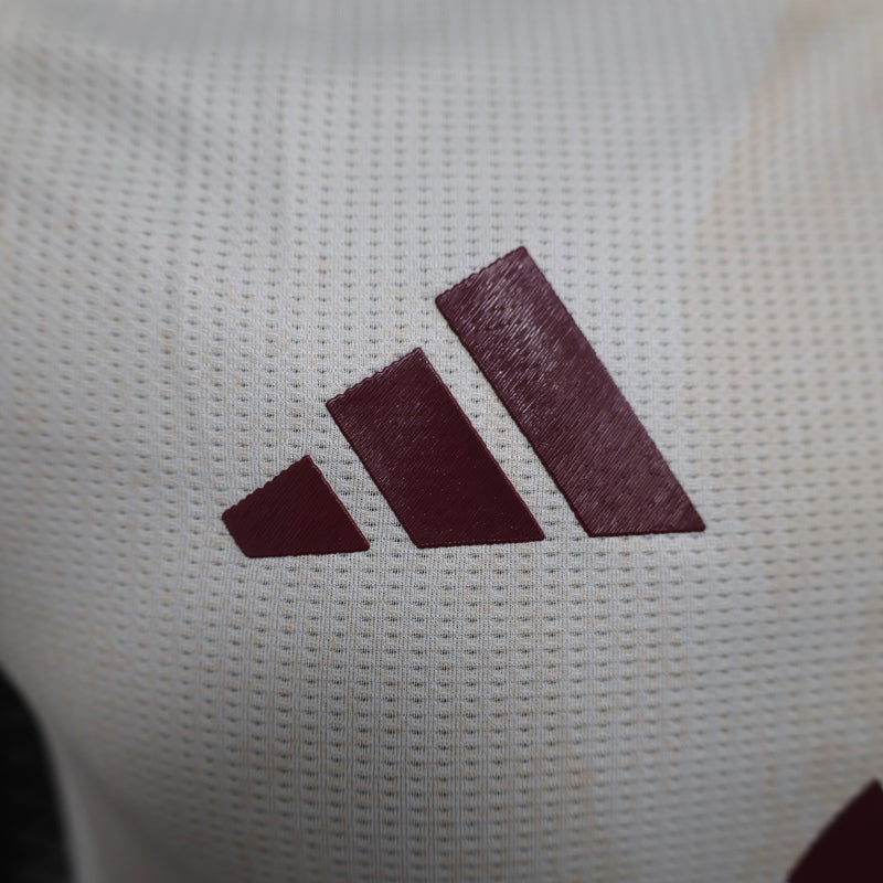 camisa-camiseta-roma-adidas-riyadh-season-versao-versao-jogador-masculina-24-25-away-fora-ii-secundaria-2-branca-branco-bege-laranja-vinho_8