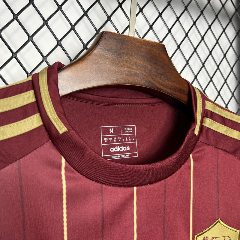 camisa-camiseta-roma-adidas-riyadh-season-versao-versao-torcedor-masculina-24-25-home-casa-i-principal-1-vinho-dourada-dourado-vermelha-vermelho_4