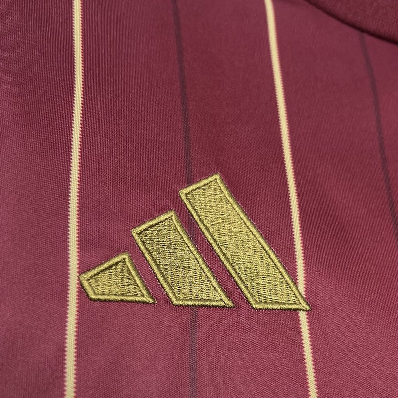 camisa-camiseta-roma-adidas-riyadh-season-versao-versao-torcedor-masculina-24-25-home-casa-i-principal-1-vinho-dourada-dourado-vermelha-vermelho_5