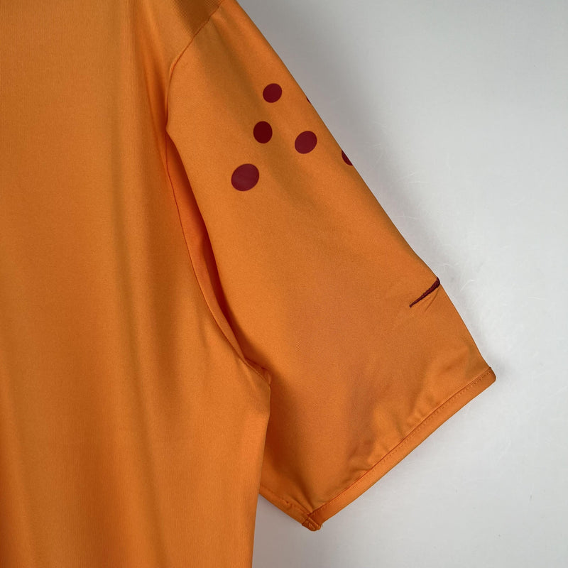 camisa-camiseta-roma-diadora-versao-versao-torcedor-masculina-05-06-home-casa-1-i-principal-laranja-vermelha-vermelho-preta-preto-retro-retro_7