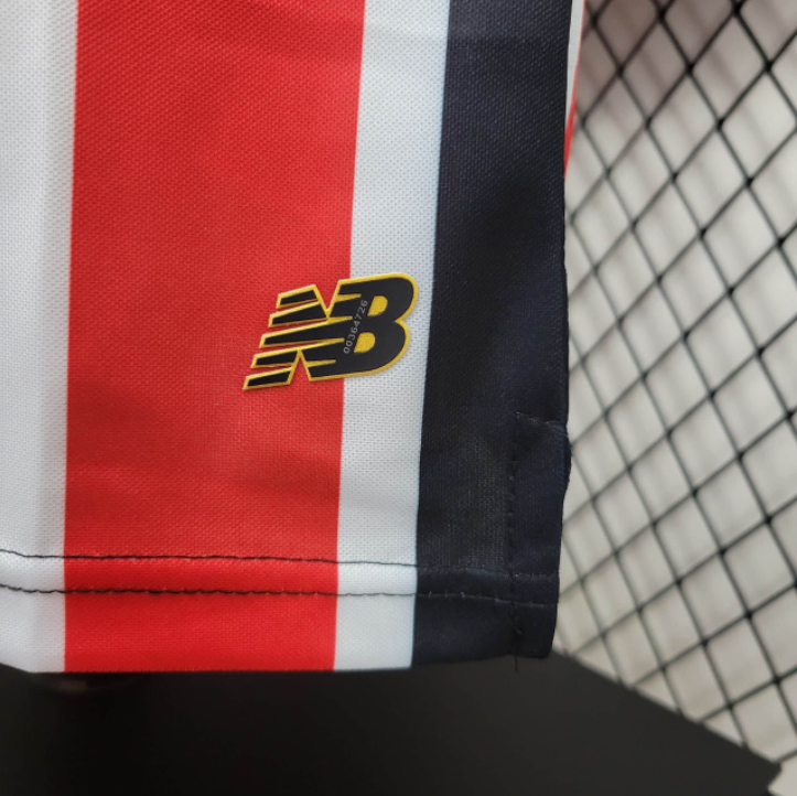 camisa-camiseta-sao-sao-paulo-spfc-nb-new-balance-versao-versao-jogador-masculina-24-25-away-fora-ii-secundaria-2-james-rodrigues-vermelha-preta-branca-vermelho-preto-branco_5