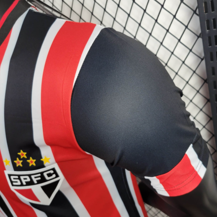 camisa-camiseta-sao-sao-paulo-spfc-nb-new-balance-versao-versao-jogador-masculina-24-25-away-fora-ii-secundaria-2-james-rodrigues-vermelha-preta-branca-vermelho-preto-branco_6