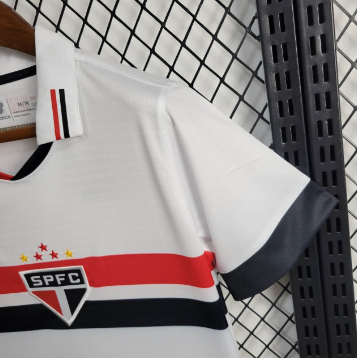 camisa-camiseta-sao-sao-paulo-spfc-nb-new-balance-versao-versao-torcedor-feminina-24-25-home-casa-i-principal-1-james-rodrigues-vermelha-preta-branca-vermelho-preto-branco_7