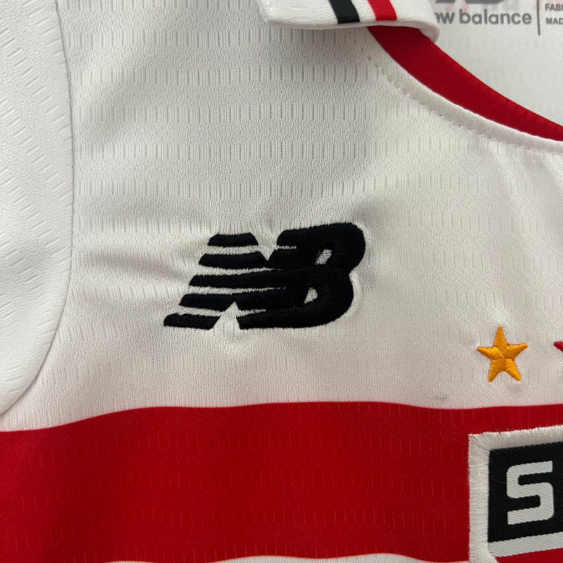 camisa-camiseta-sao-sao-paulo-spfc-new-balance-nb-versao-versao-torcedor-conjunto-infantil-shorts-24-25-home-casa-i-principal-1-james-rodrigues-vermelha-preta-branca-vermelho-preto-br_52778964-e529-489f-a459-2c6d35a42990