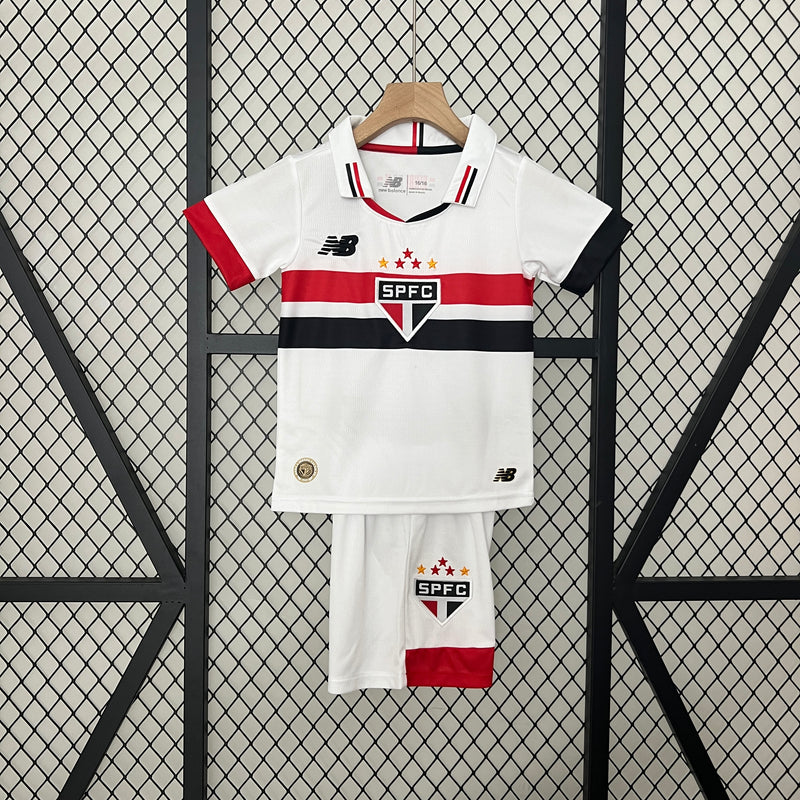 camisa-camiseta-sao-sao-paulo-spfc-new-balance-nb-versao-versao-torcedor-conjunto-infantil-shorts-24-25-home-casa-i-principal-1-james-rodrigues-vermelha-preta-branca-vermelho-preto-br_f76f0577-3f30-4f23-9711-1d58e60b1cc1