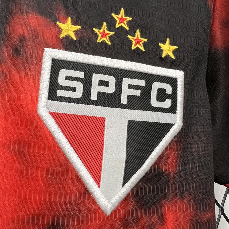 camisa-camiseta-sao-sao-paulo-spfc-new-balance-nb-versao-versao-torcedor-feminina-24-25-third-away-fora-iii-terceira-3-vermelha-preta-branca-preto_3