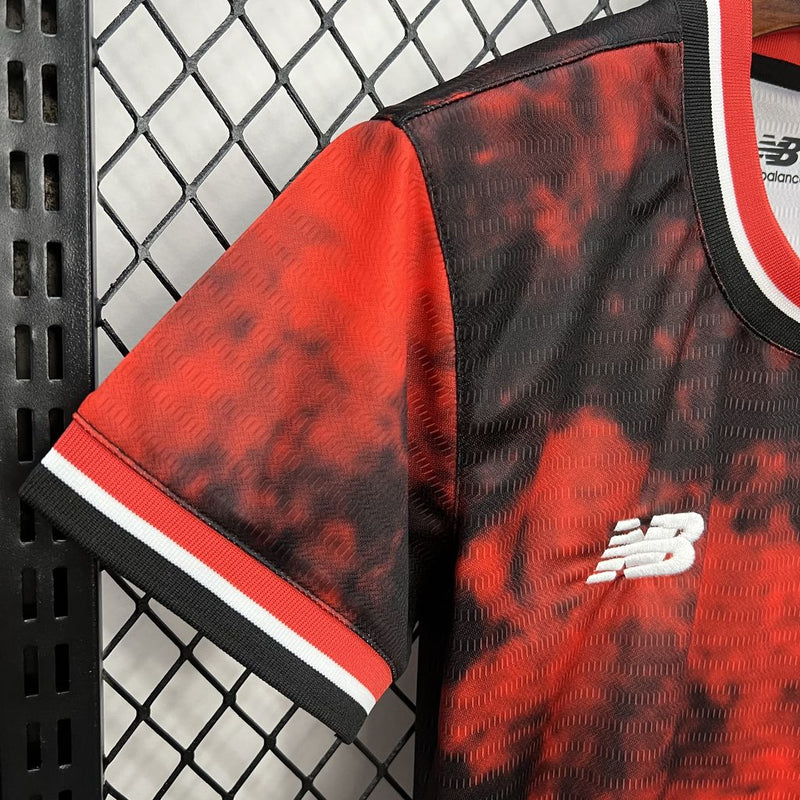 camisa-camiseta-sao-sao-paulo-spfc-new-balance-nb-versao-versao-torcedor-feminina-24-25-third-away-fora-iii-terceira-3-vermelha-preta-branca-preto