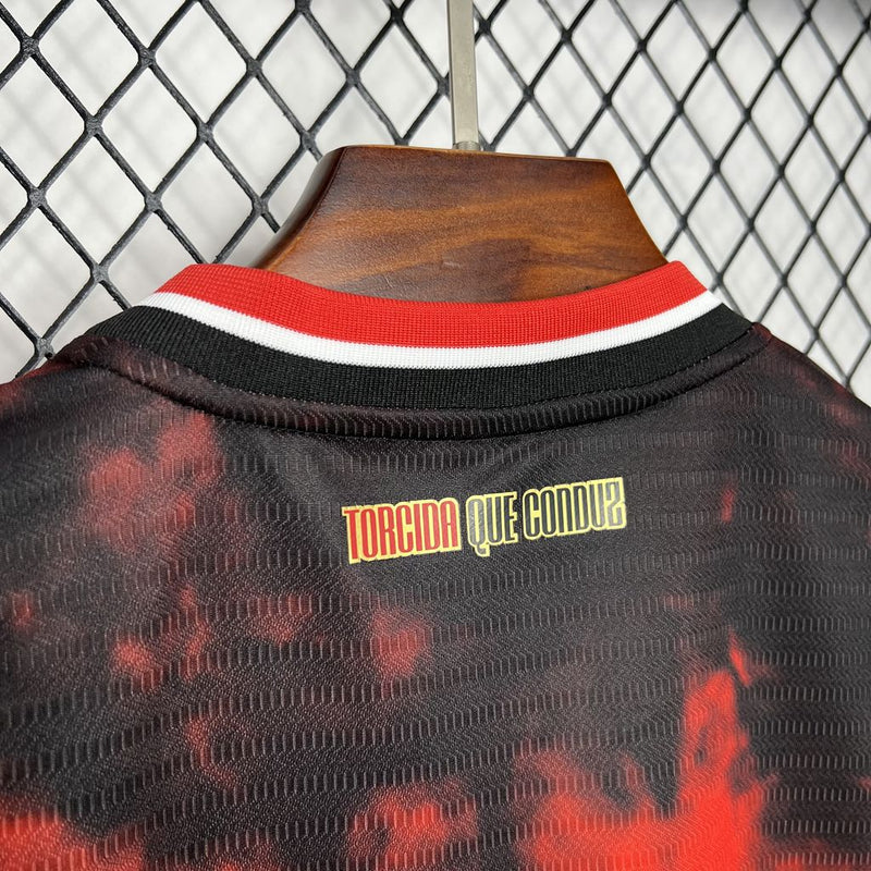 camisa-camiseta-sao-sao-paulo-spfc-new-balance-nb-versao-versao-torcedor-masculina-24-25-third-away-fora-iii-terceira-3-vermelha-preta-branca-preto_1_3