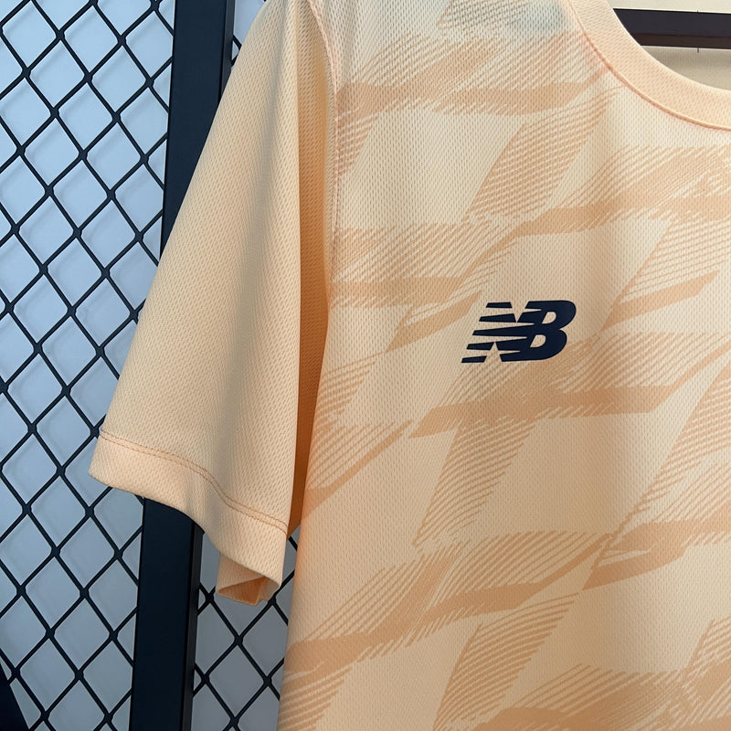 camisa-camiseta-sao-sao-paulo-spfc-new-balance-nb-versao-versao-torcedor-masculina-24-25-treino-treinamento-bege-amarela-amarelo-preto-preta_8