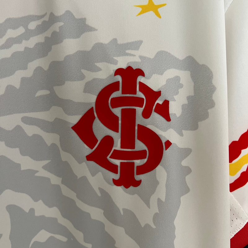 camisa-camiseta-sc-internacional-adidas-banrisul-colorado-versao-versao-torcedor-masculina-23-24-edicao-edicao-especial-da-raiz-a-luta-vermelha-vermelho-branca-branco-dourado-dourada_1fcbec87-2c47-45dd-ae35-1fbf5bc6c0e0
