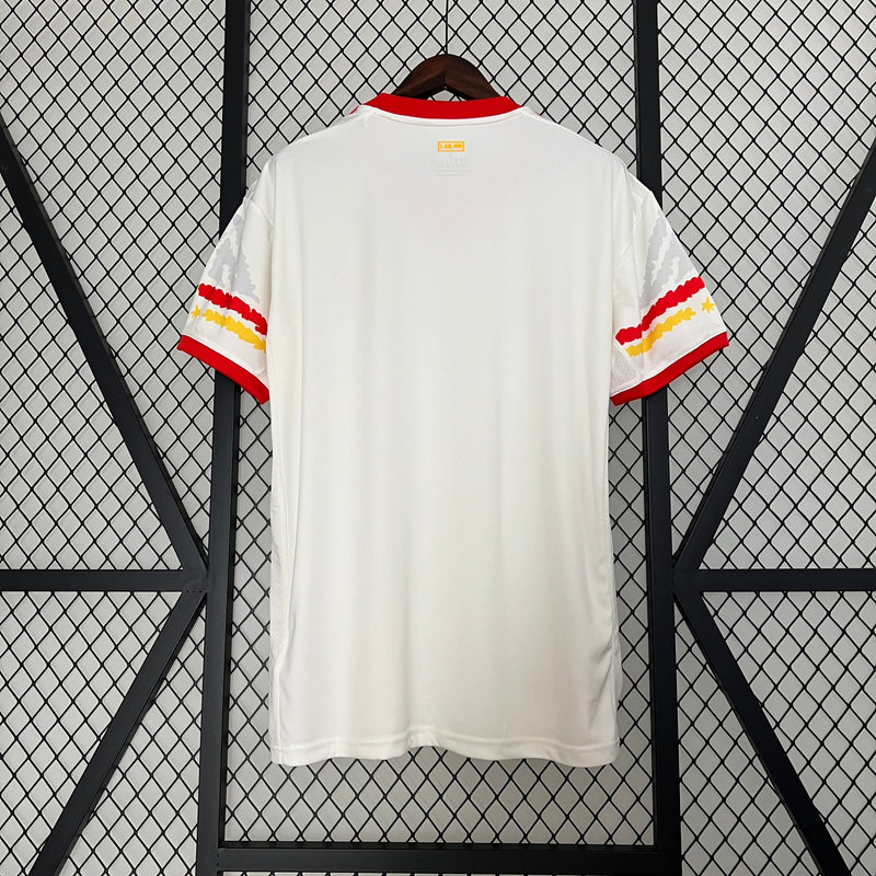 camisa-camiseta-sc-internacional-adidas-banrisul-colorado-versao-versao-torcedor-masculina-23-24-edicao-edicao-especial-da-raiz-a-luta-vermelha-vermelho-branca-branco-dourado-dourada_fe9e3943-668d-4f5d-b2db-41e485f70983