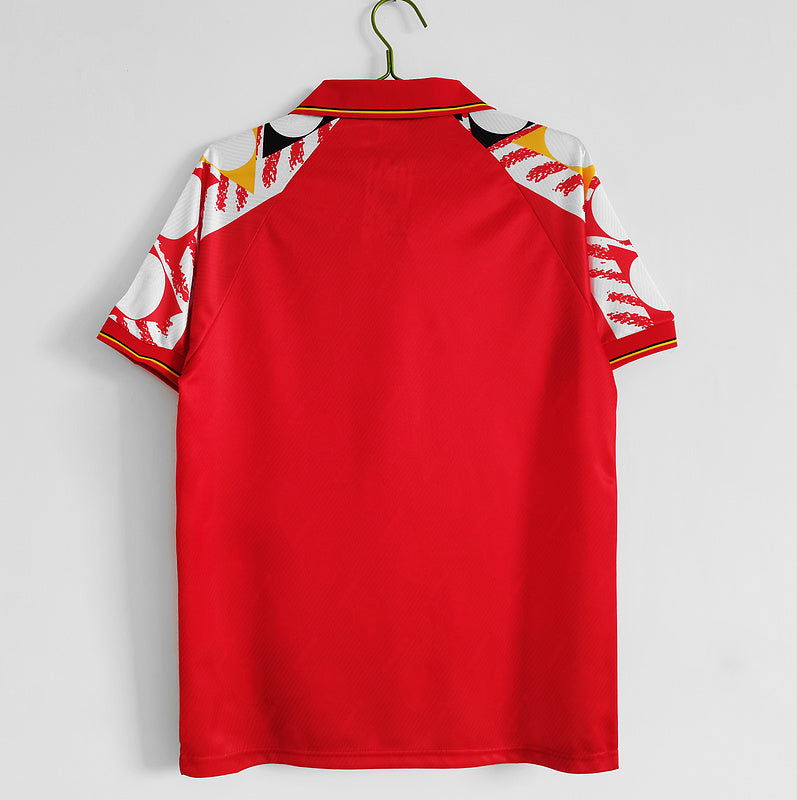camisa-camiseta-selecao-selecao-belga-belgica-belgica-diadora-versao-versao-torcedor-masculina-1995-home-casa-i-principal-1-vermelha-vermelho-amarela-amarelo-branca-branco-retro-retro