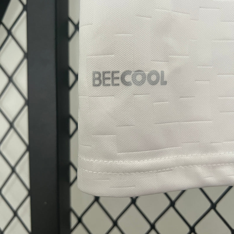 camisa-camiseta-selecao-selecao-dinamarca-dinamarquesa-hummel-versao-versao-torcedor-masculina-24-25-away-fora-ii-secundaria-2-vermelha-vermelho-branca-branco_2