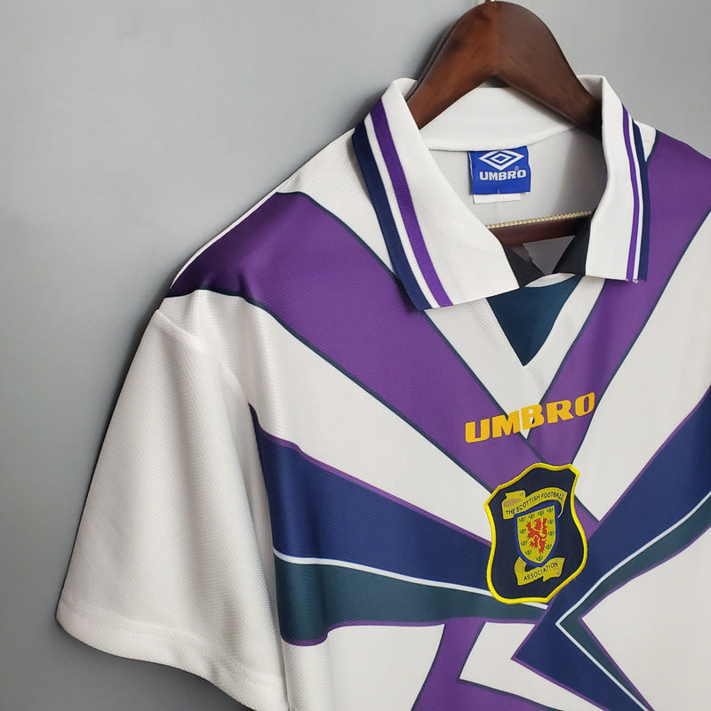 camisa-camiseta-selecao-selecao-escocia-escocia-escosesa-umbro-versao-versao-torcedor-masculina-94-96-away-fora-ii-secundaria-2-azul-amarela-amarelo-branca-branco-roxa-roxo-retro-retr_870fa604-33fe-4343-af5c-3598e4781166