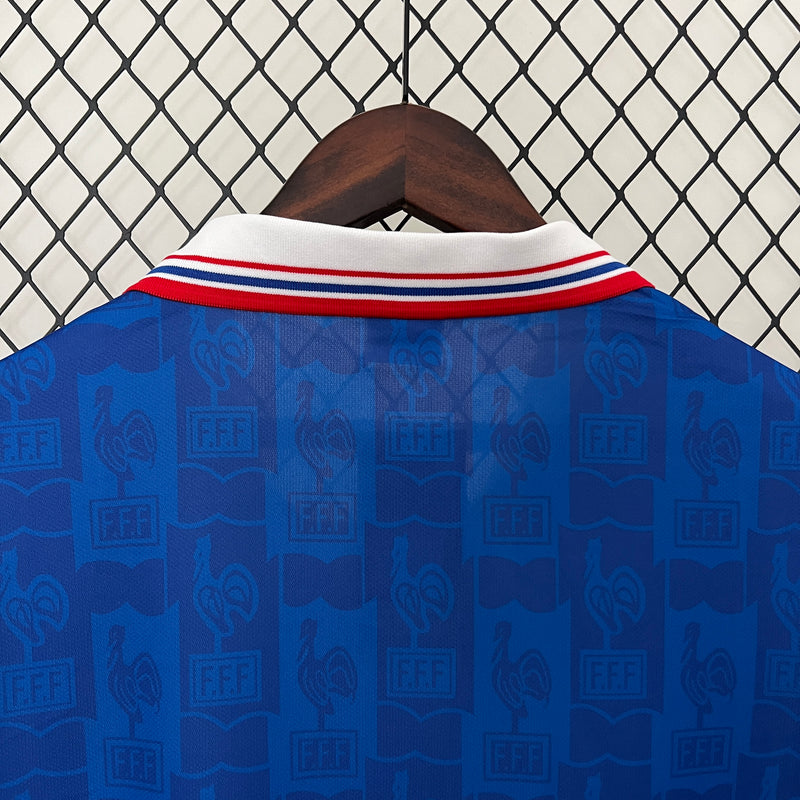camisa-camiseta-selecao-selecao-francesa-franca-franca-adidas-versao-versao-torcedor-masculina-1996-home-casa-i-principal-1-azul-branca-branco-vermelha-vermelho-zidane-zinedine-retro_aec0aba4-cd2b-4b30-99e4-001775283f11
