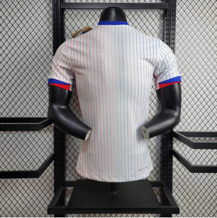 camisa-camiseta-selecao-selecao-francesa-franca-franca-nike-versao-versao-jogador-masculina-24-25-away-fora-ii-secundaria-2-azul-branca-branco-vermelha-vermelho_2