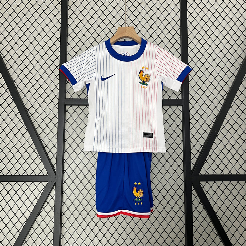 camisa-camiseta-selecao-selecao-francesa-franca-franca-nike-versao-versao-torcedor-conjunto-infantil-shorts-24-25-away-fora-ii-secundaria-2-azul-branca-branco-vermelha-vermelho_1