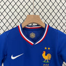 camisa-camiseta-selecao-selecao-francesa-franca-franca-nike-versao-versao-torcedor-conjunto-infantil-shorts-24-25-home-casa-i-principal-1-azul-branca-branco-vermelha-vermelho_9