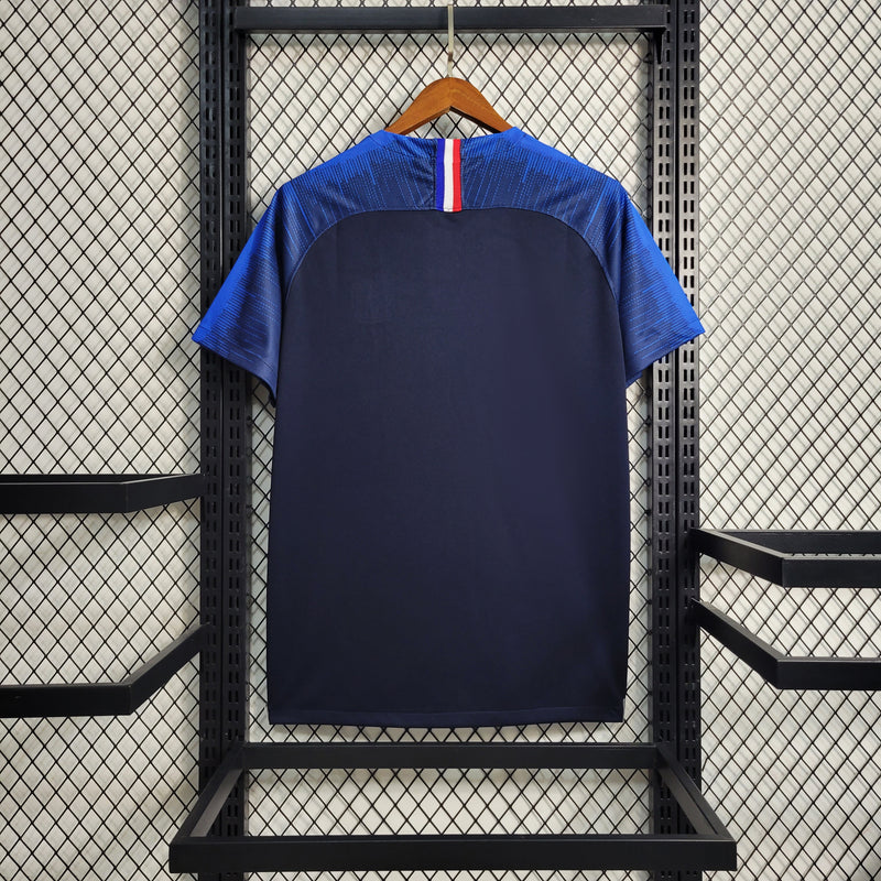 camisa-camiseta-selecao-selecao-francesa-franca-franca-nike-versao-versao-torcedor-masculina-2018-home-casa-i-principal-1-azul-branca-branco-vermelha-vermelho-retro-retro_1_b5d13062-fc44-4a93-bfc2-e4b49ab760d0