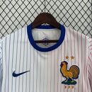 camisa-camiseta-selecao-selecao-francesa-franca-franca-nike-versao-versao-torcedor-masculina-24-25-away-fora-ii-secundaria-2-azul-branca-branco-vermelha-vermelho_4