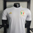 camisa-camiseta-selecao-selecao-italiana-italia-italia-adidas-versao-versao-jogador-masculina-23-24-comemorativa-125-anos-azul-verde-vermelha-vermelho-branca-branco-dourada-dourado_10