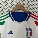 camisa-camiseta-selecao-selecao-italiana-italia-italia-adidas-versao-versao-torcedor-conjunto-infantil-shorts-24-25-away-fora-ii-secundaria-2-azul-verde-vermelha-vermelho-branca-branc_faab7b96-a8d6-4a0d-81ad-bd11929ab787