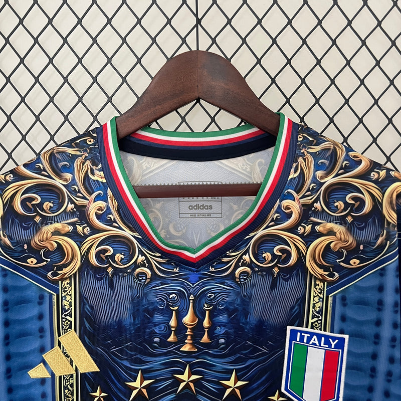 camisa-camiseta-selecao-selecao-italiana-italia-italia-adidas-versao-versao-torcedor-masculina-24-25-edicao-edicao-especial-azul-verde-vermelha-vermelho-branca-branco-dourada-dourado_bdb00559-e32f-4b06-b2ab-f192af11a2fa
