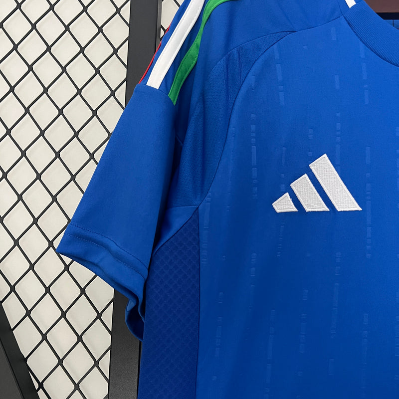 camisa-camiseta-selecao-selecao-italiana-italia-italia-adidas-versao-versao-torcedor-masculina-24-25-home-casa-i-principal-1-azul-verde-vermelha-vermelho-branca-branco_8