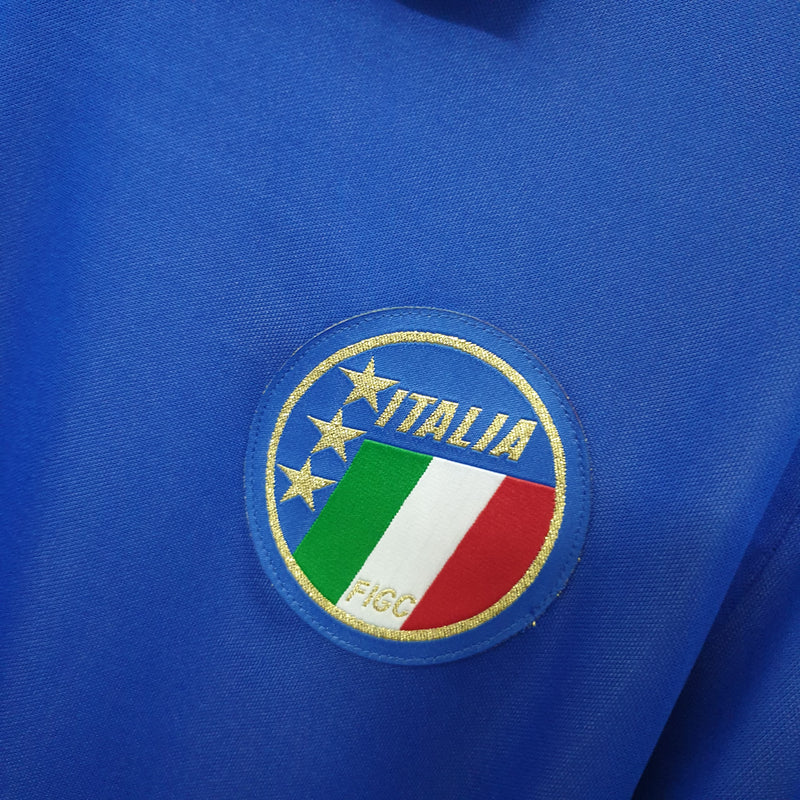 camisa-camiseta-selecao-selecao-italiana-italia-italia-diadora-versao-versao-torcedor-masculina-1990-home-casa-i-principal-1-azul-verde-vermelha-vermelho-branca-branco-preto-preta-ret_73039487-f387-4c1e-9c42-99978d460109