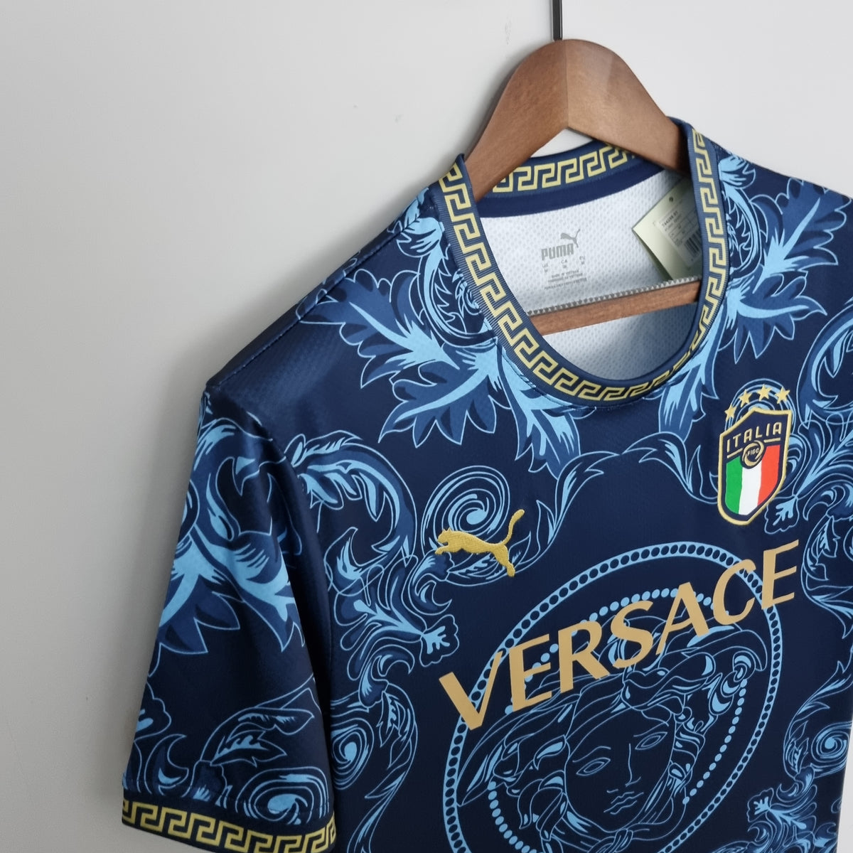 Camisa Itália Edição Especial Versace 22/23 Torcedor Masculina - Azul