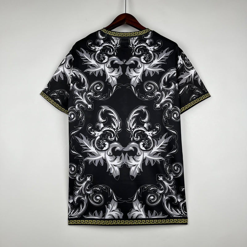 camisa-camiseta-selecao-selecao-italiana-italia-italia-puma-versao-versao-torcedor-masculina-23-24-edicao-edicao-especial-versace-azul-verde-vermelha-vermelho-branca-branco-preto-pret_f7ea038a-7a08-488a-aa4f-271b51d13a19