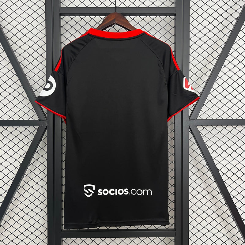 camisa-camiseta-sevilla-adidas-midea-versao-torcedor-masculina-25-26-third-away-fora-iii-terceira-3-branca-branco-vermelha-vermelho-preta-preto_10