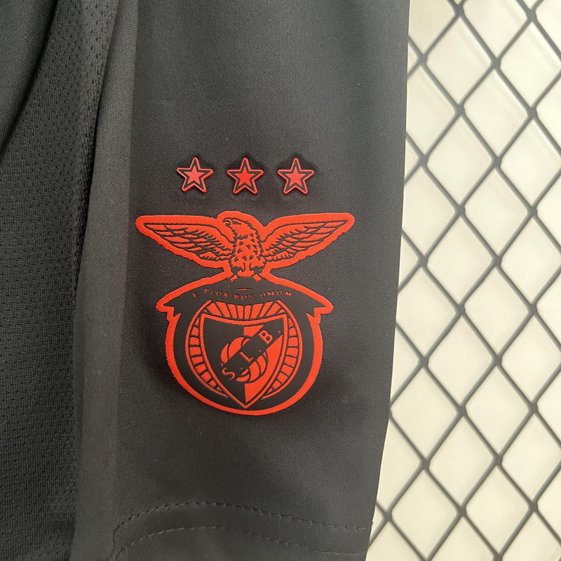 camisa-camiseta-shorts-benfica-adidas-emirates-fly-better-versao-versao-torcedor-conjunto-infantil-kids-24-25-away-fora-ii-secundaria-2-vermelha-vermelho-preto-pret_4