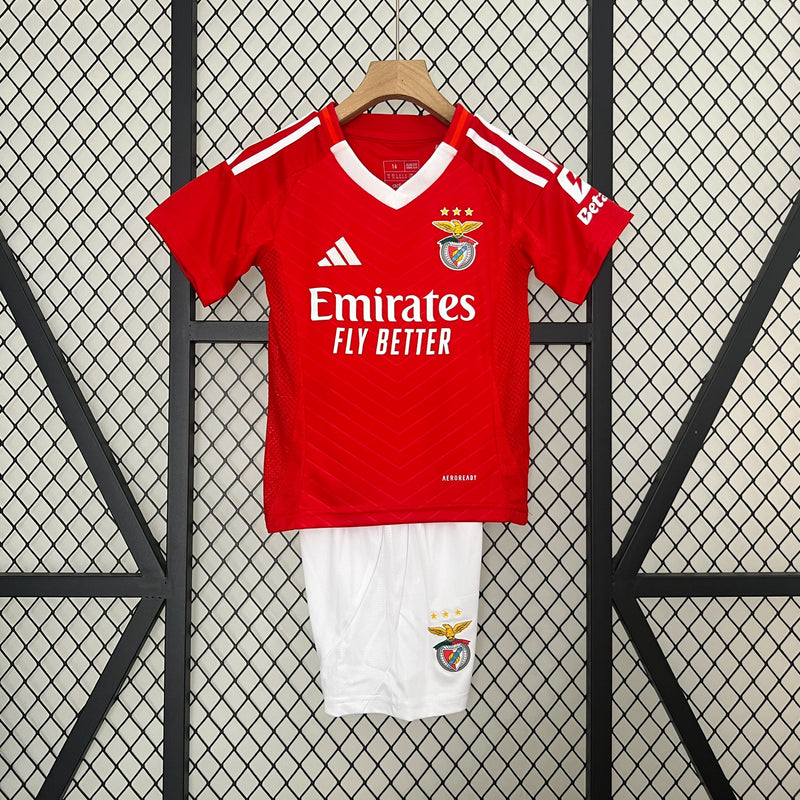 camisa-camiseta-shorts-benfica-adidas-emirates-fly-better-versao-versao-torcedor-conjunto-infantil-kids-24-25-home-casa-i-principal-1-vermelha-vermelho-branca-branco_1