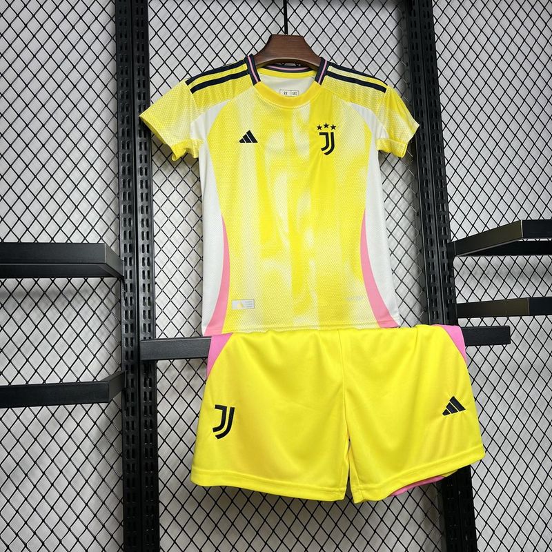 camisa-camiseta-shorts-juventus-adidas-versao-torcedor-conjunto-infantil-kids-24-25-away-fora-ii-secundaria-2-amarela-amarelo-rosa-branca-branco_2