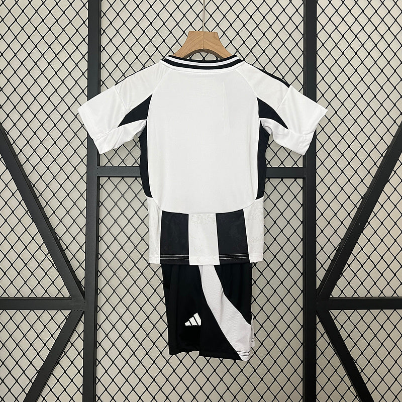 camisa-camiseta-shorts-juventus-adidas-versao-torcedor-conjunto-infantil-kids-24-25-home-casa-i-principal-1-preta-preto-branca-branco_4