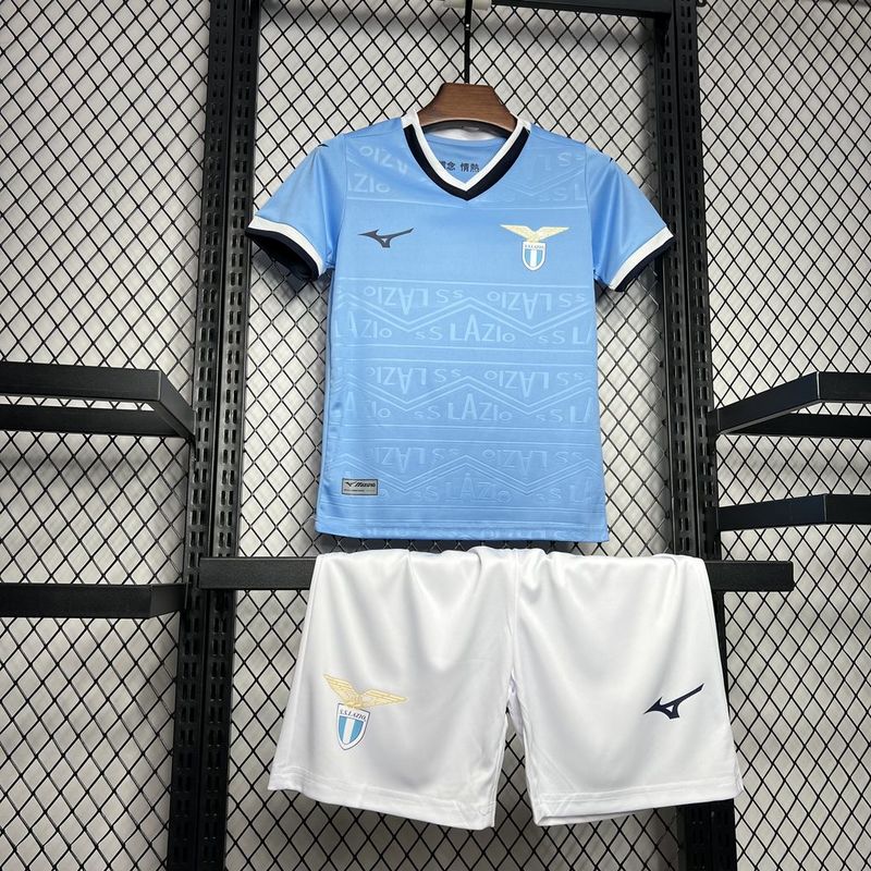 camisa-camiseta-shorts-lazio-mizuno-versao-versao-torcedor-conjunto-infantil-kids-24-25-home-casa-i-principal-1-azul-branca-branco_4