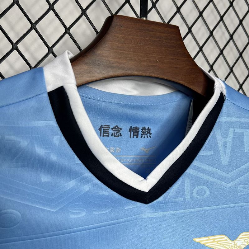 camisa-camiseta-shorts-lazio-mizuno-versao-versao-torcedor-conjunto-infantil-kids-24-25-home-casa-i-principal-1-azul-branca-branco_5