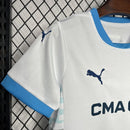 camisa-camiseta-shorts-olympique-marseille-puma-cmacgm-versao-versao-torcedor-conjunto-infantil-kids-24-25-home-casa-i-principal-1-azul-branca-branco_5
