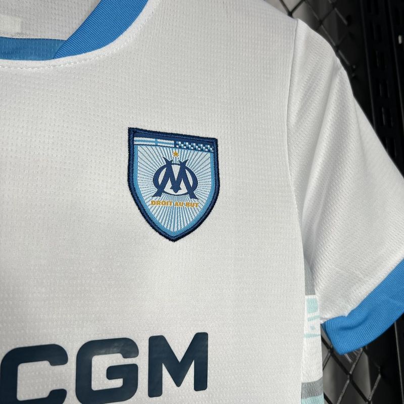 camisa-camiseta-shorts-olympique-marseille-puma-cmacgm-versao-versao-torcedor-conjunto-infantil-kids-24-25-home-casa-i-principal-1-azul-branca-branco_7