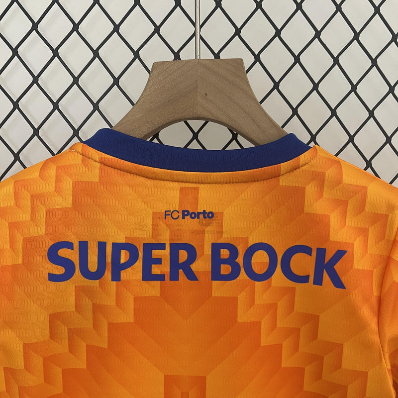 camisa-camiseta-shorts-porto-nb-new-balance-betano-versao-versao-torcedor-conjunto-infantil-kids-24-25-away-fora-ii-secundaria-2-azul-laranja_6