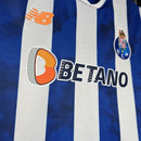 camisa-camiseta-shorts-porto-nb-new-balance-betano-versao-versao-torcedor-conjunto-infantil-kids-24-25-home-casa-i-principal-1-azul-branca-branco-laranja_4