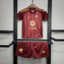 camisa-camiseta-shorts-roma-adidas-riyadh-season-versao-versao-torcedor-conjunto-infantil-kids-24-25-home-casa-i-principal-1-vinho-dourada-dourado-vermelha-vermelho_1