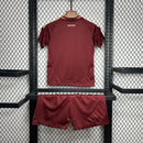 camisa-camiseta-shorts-roma-adidas-riyadh-season-versao-versao-torcedor-conjunto-infantil-kids-24-25-home-casa-i-principal-1-vinho-dourada-dourado-vermelha-vermelho_2