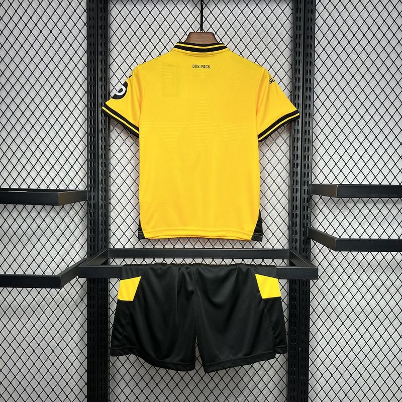 camisa-camiseta-shorts-wolverhampton-wolves-debet-sudu-versao-torcedor-conjunto-infantil-kids-24-25-home-casa-i-principal-1-amarela-amarelo-laranja-preta-preto_3